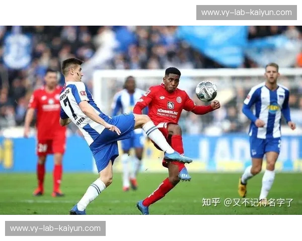 谢里夫vs布拉迪斯：绿茵场上的棋局，荣耀与梦想的碰撞